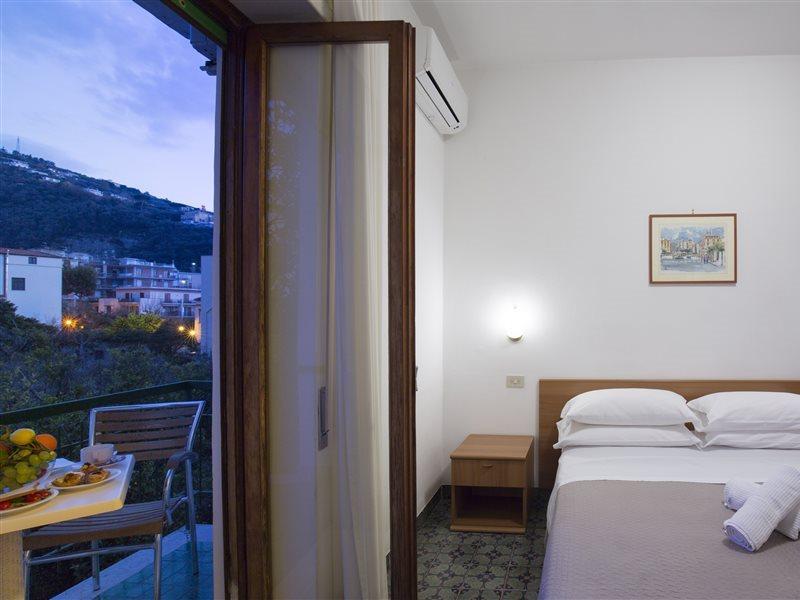 Hotel Angelina Сант'Агнело Екстериор снимка