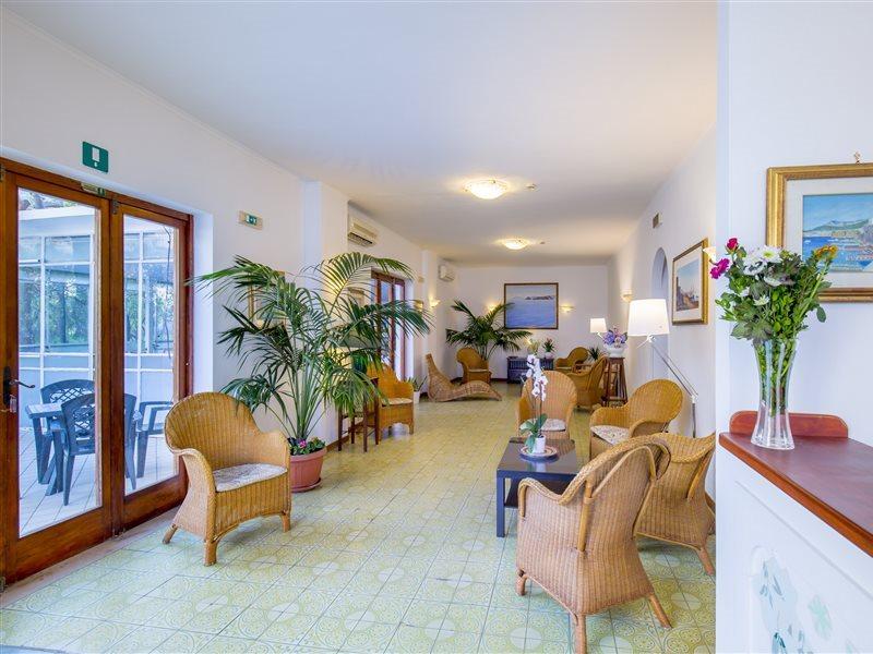 Hotel Angelina Сант'Агнело Екстериор снимка