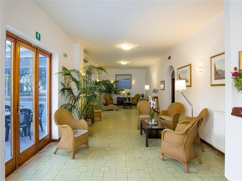 Hotel Angelina Сант'Агнело Екстериор снимка