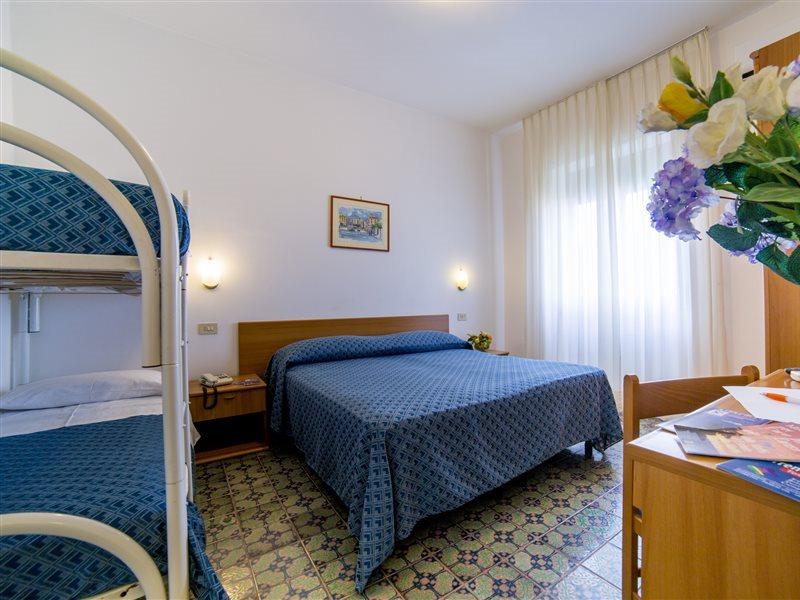Hotel Angelina Сант'Агнело Екстериор снимка
