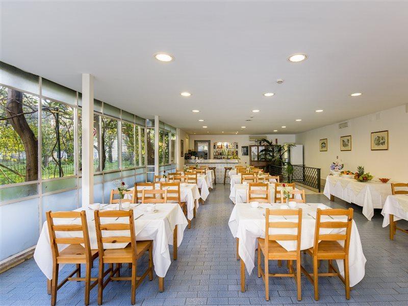 Hotel Angelina Сант'Агнело Екстериор снимка