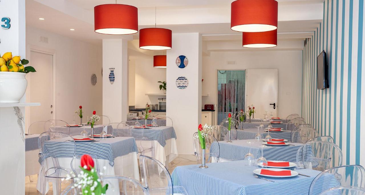 Hotel Angelina Сант'Агнело Екстериор снимка